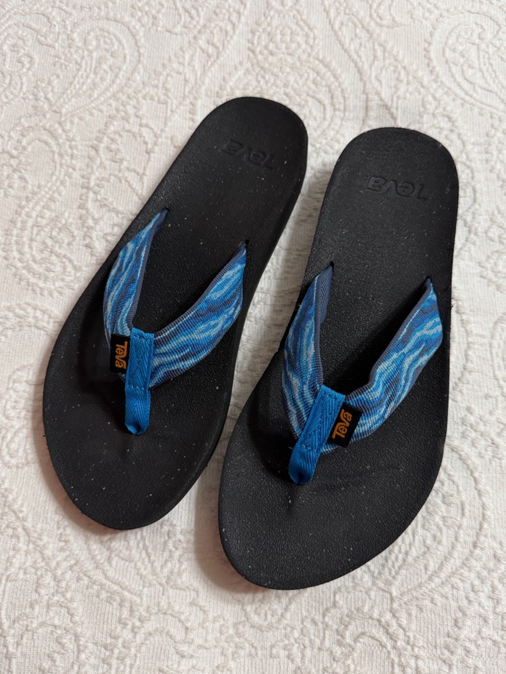 Teva Flip Flop Size 8M Sandals with Blue Straps